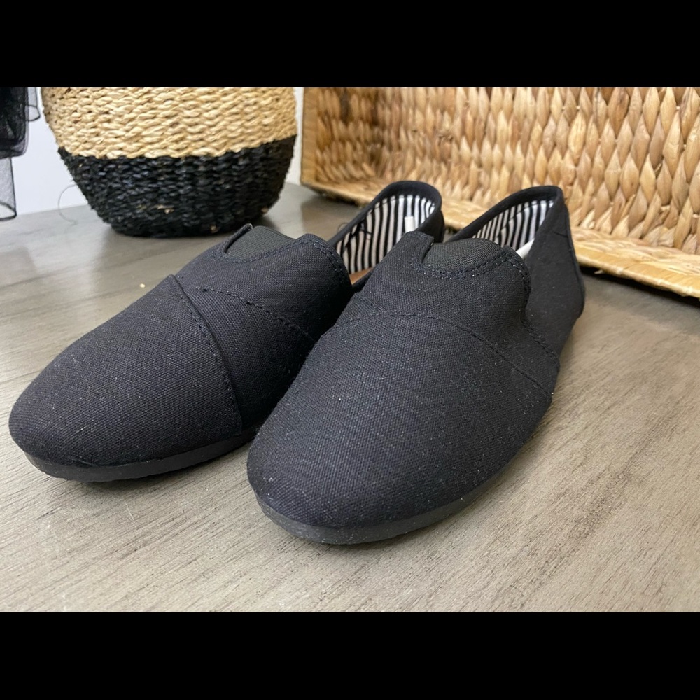 Black Casual Flats